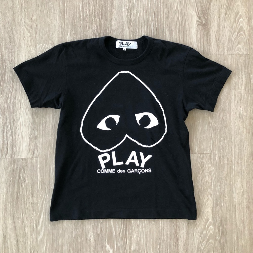 • Authentic black CDG t-shirt